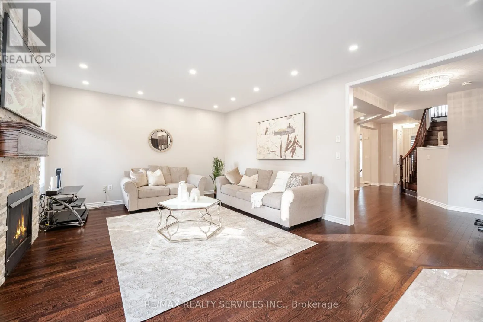 43 CIRRUS CRESCENT