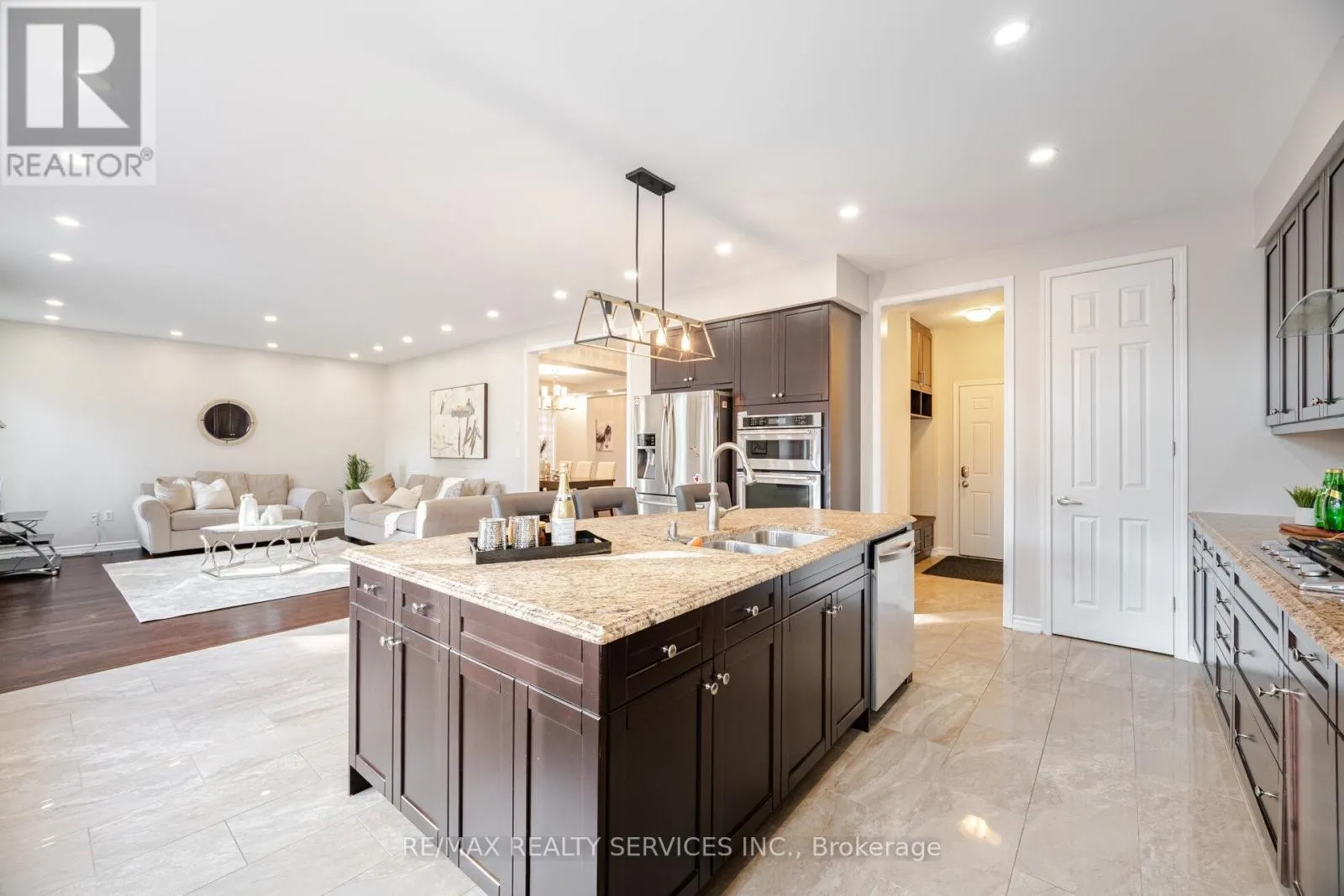 43 CIRRUS CRESCENT
