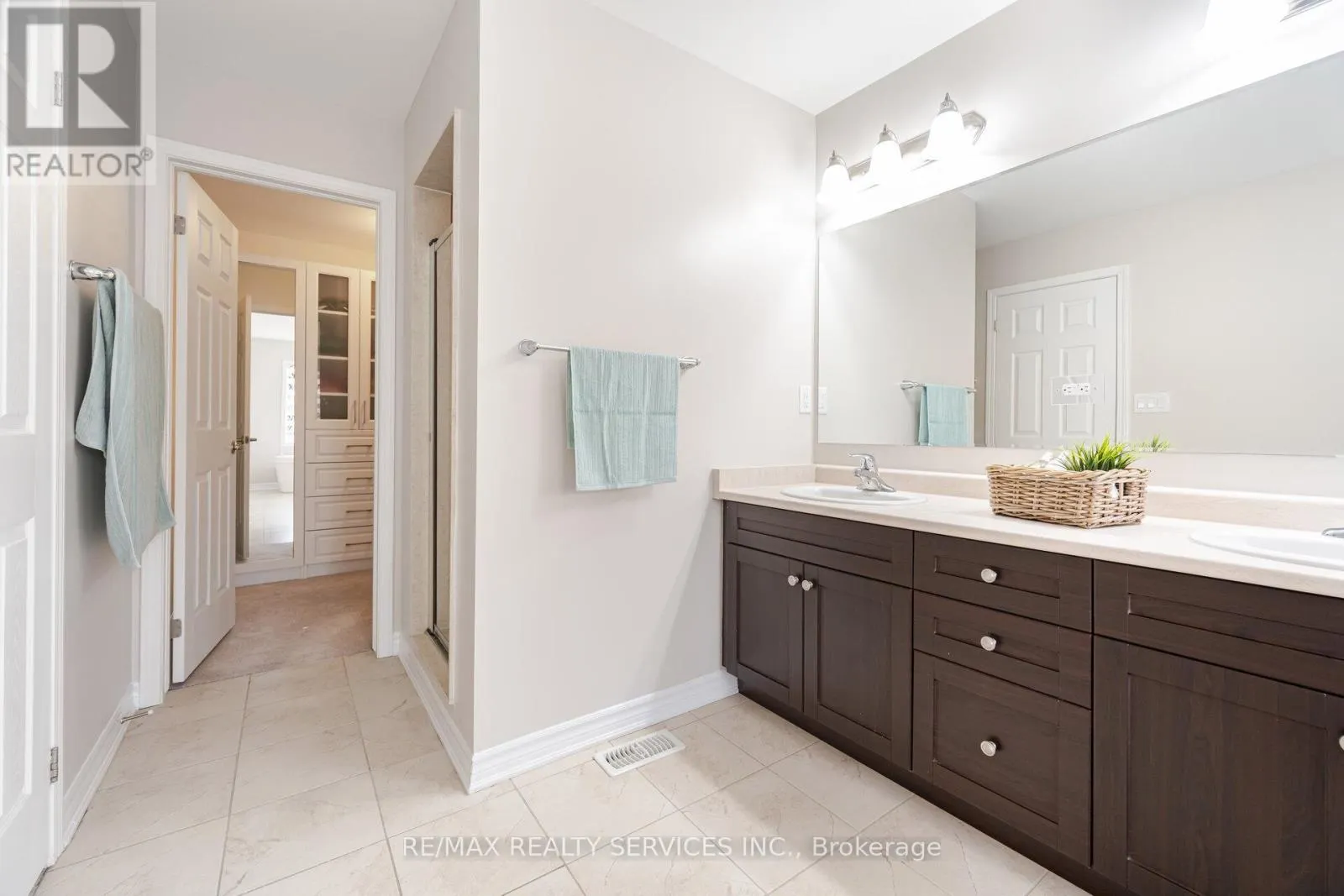 43 CIRRUS CRESCENT