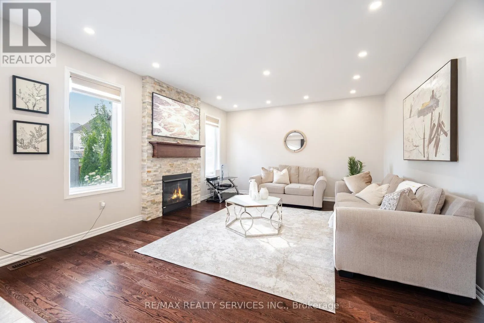 43 CIRRUS CRESCENT