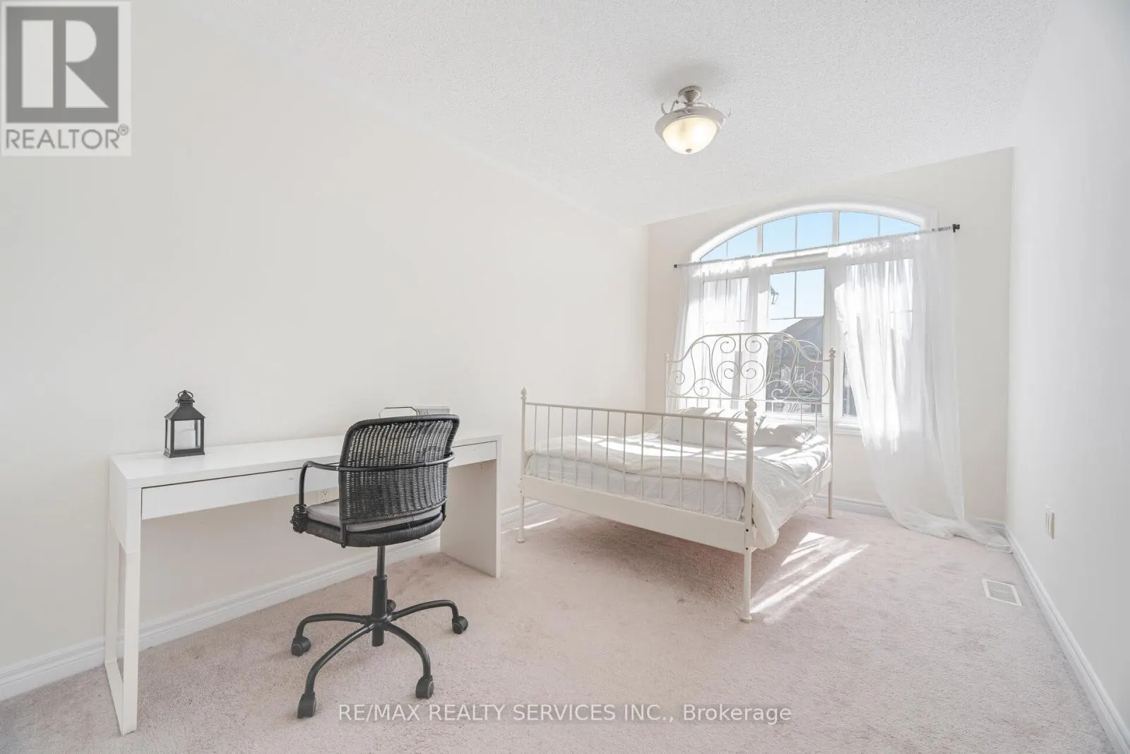 15 VINEWOOD ROAD