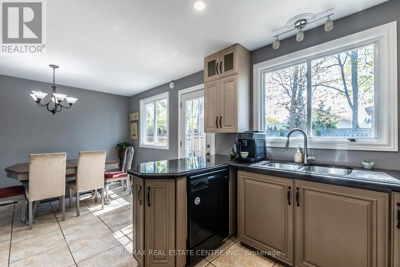 12 COBBLEHILL ROAD