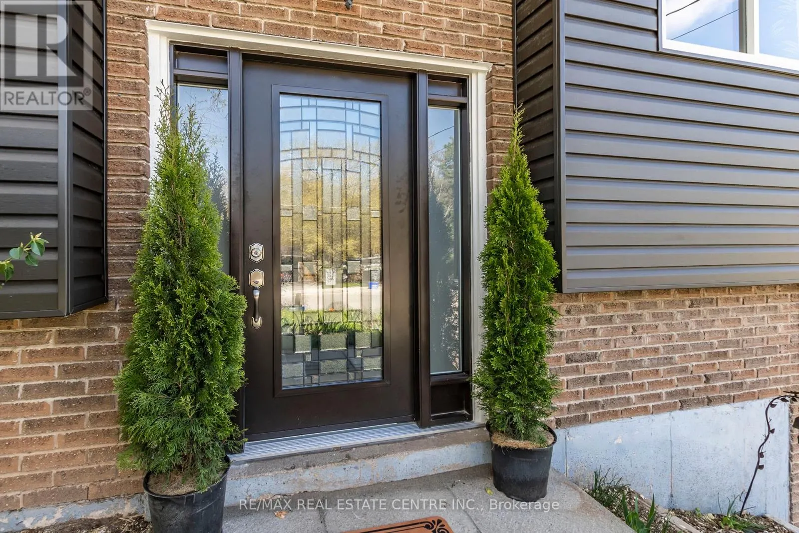 12 COBBLEHILL ROAD