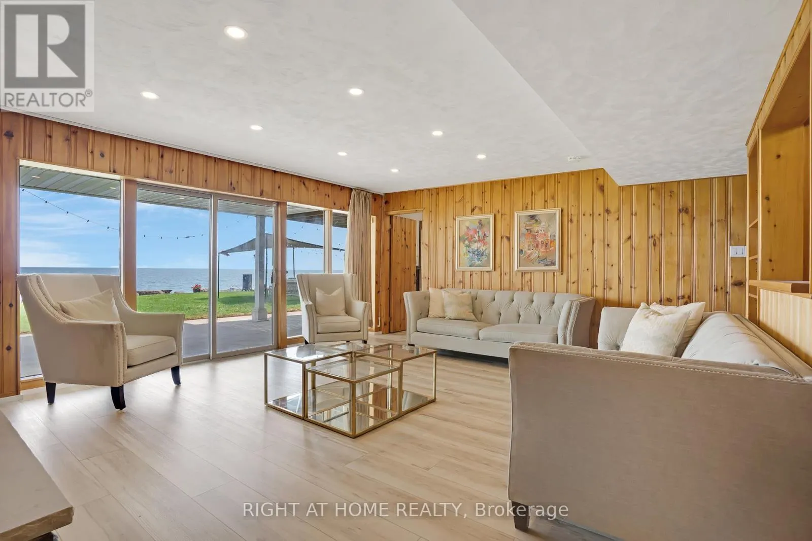 1360 LAKESHORE ROAD W