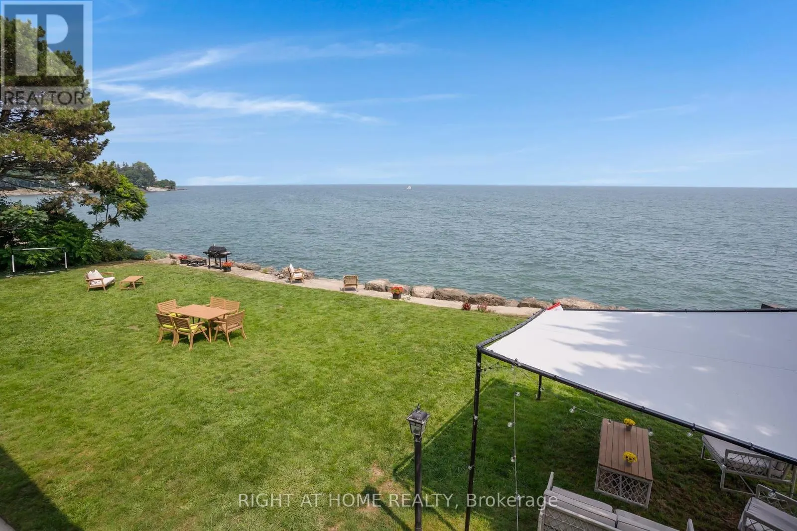 1360 LAKESHORE ROAD W