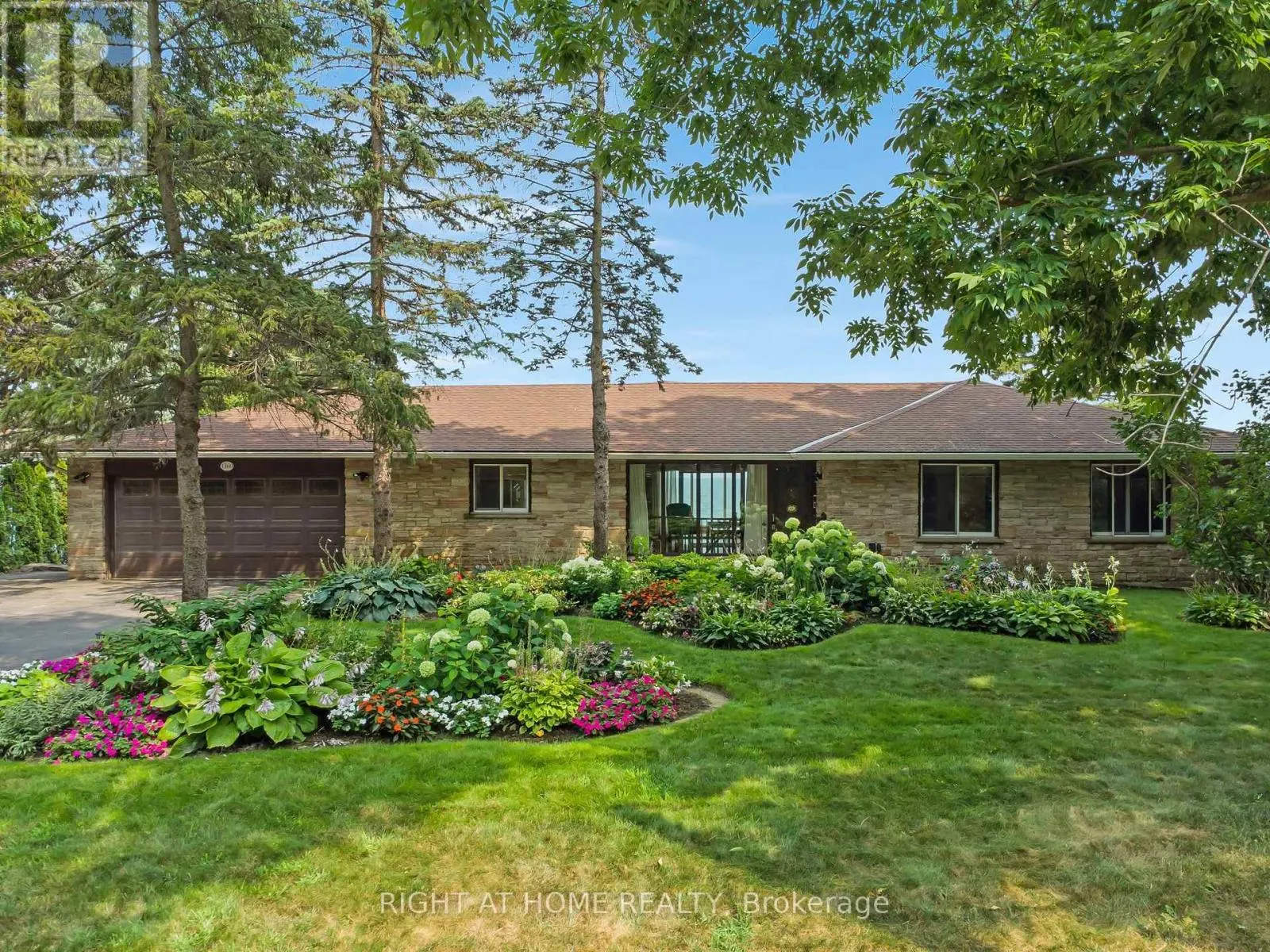 1360 LAKESHORE ROAD W
