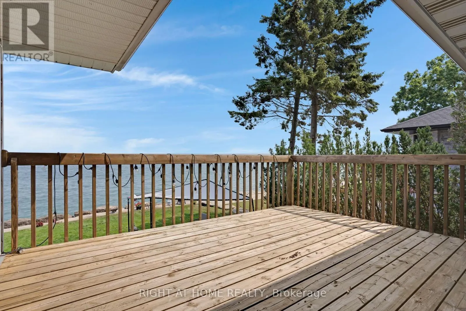 1360 LAKESHORE ROAD W