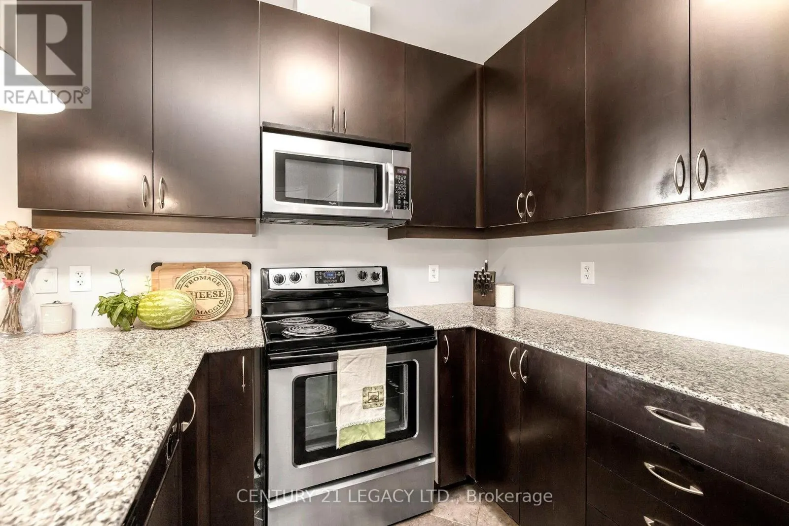 424 - 383 MAIN STREET E