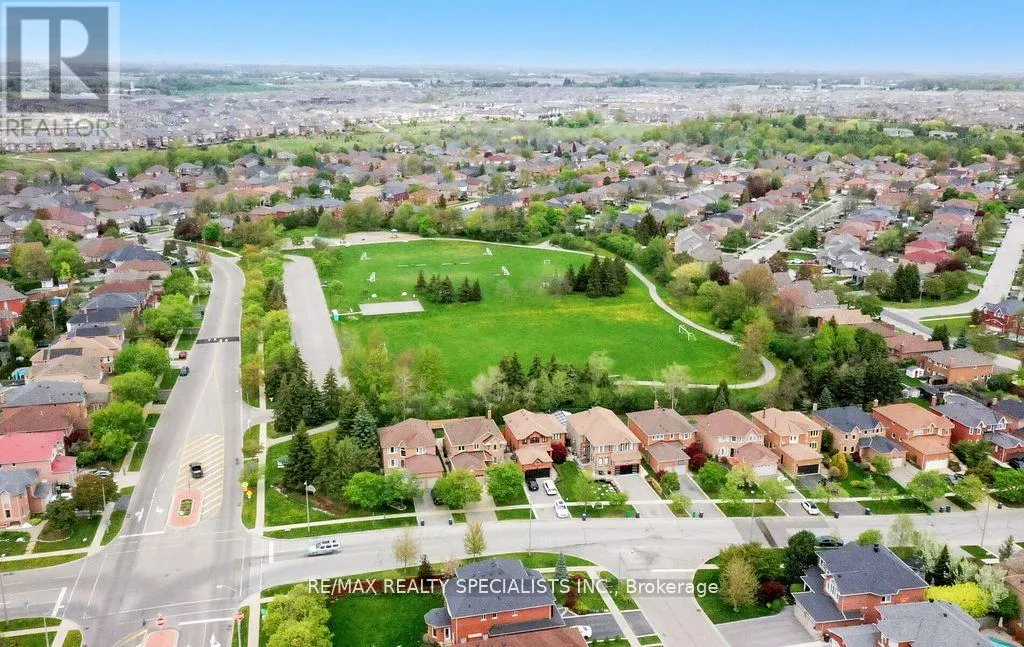 8 ROYAL VALLEY DRIVE