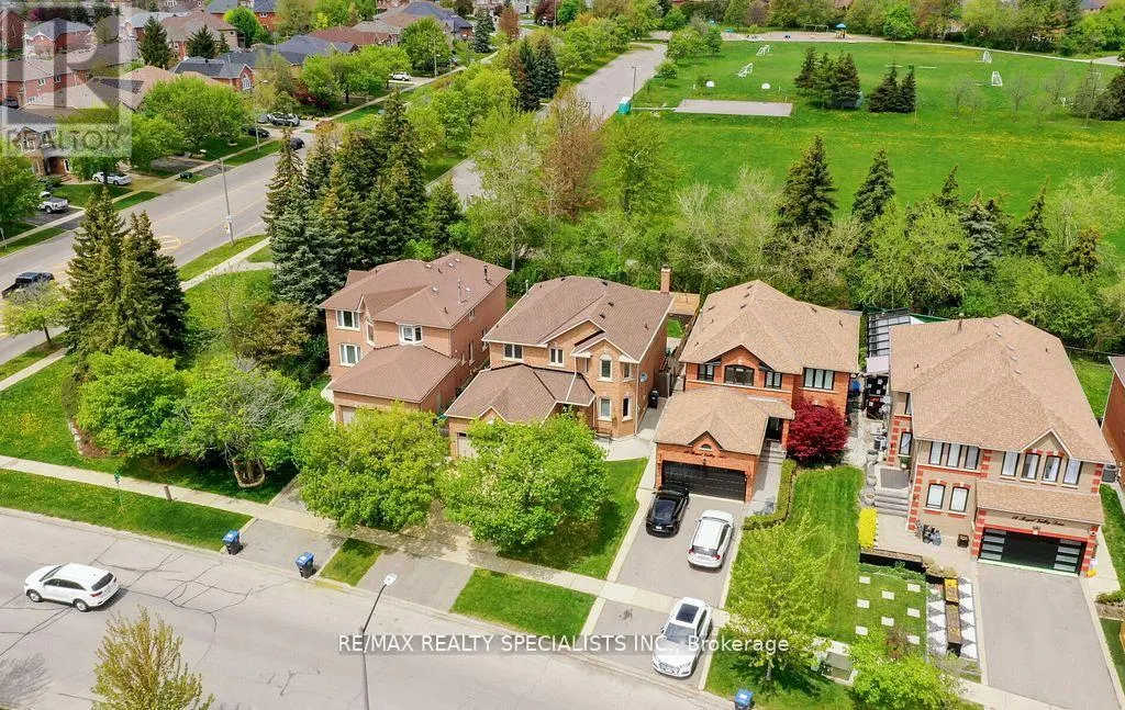 8 ROYAL VALLEY DRIVE