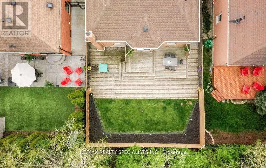 8 ROYAL VALLEY DRIVE