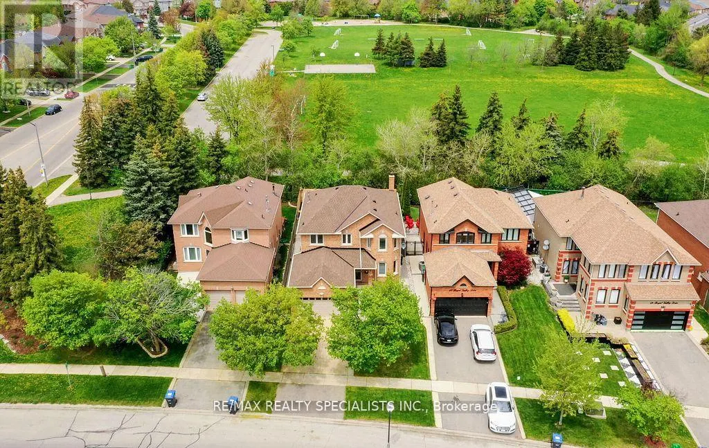 8 ROYAL VALLEY DRIVE