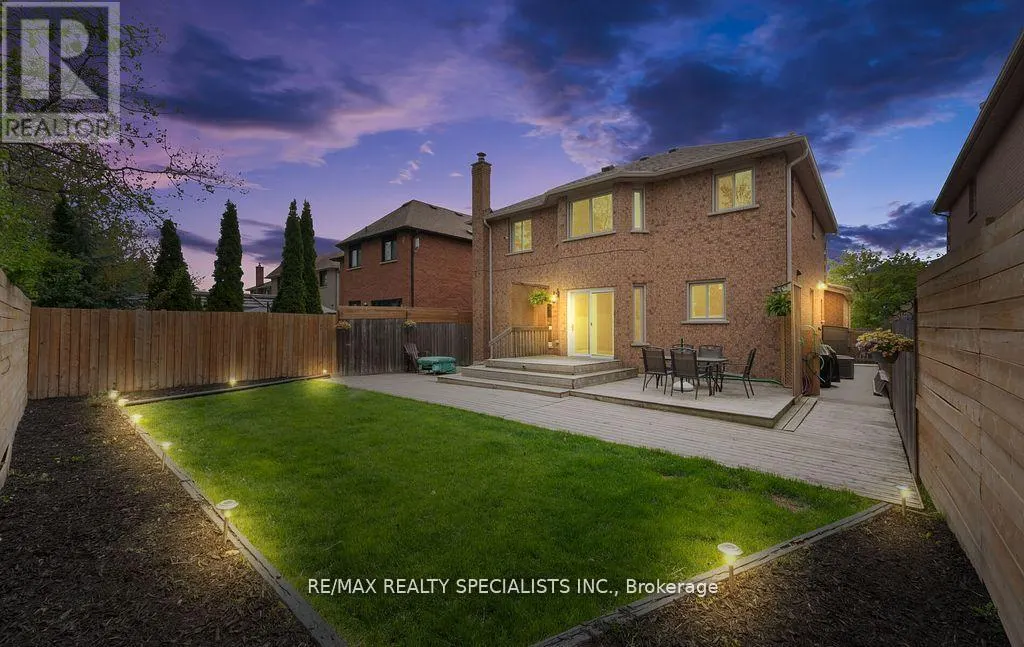 8 ROYAL VALLEY DRIVE