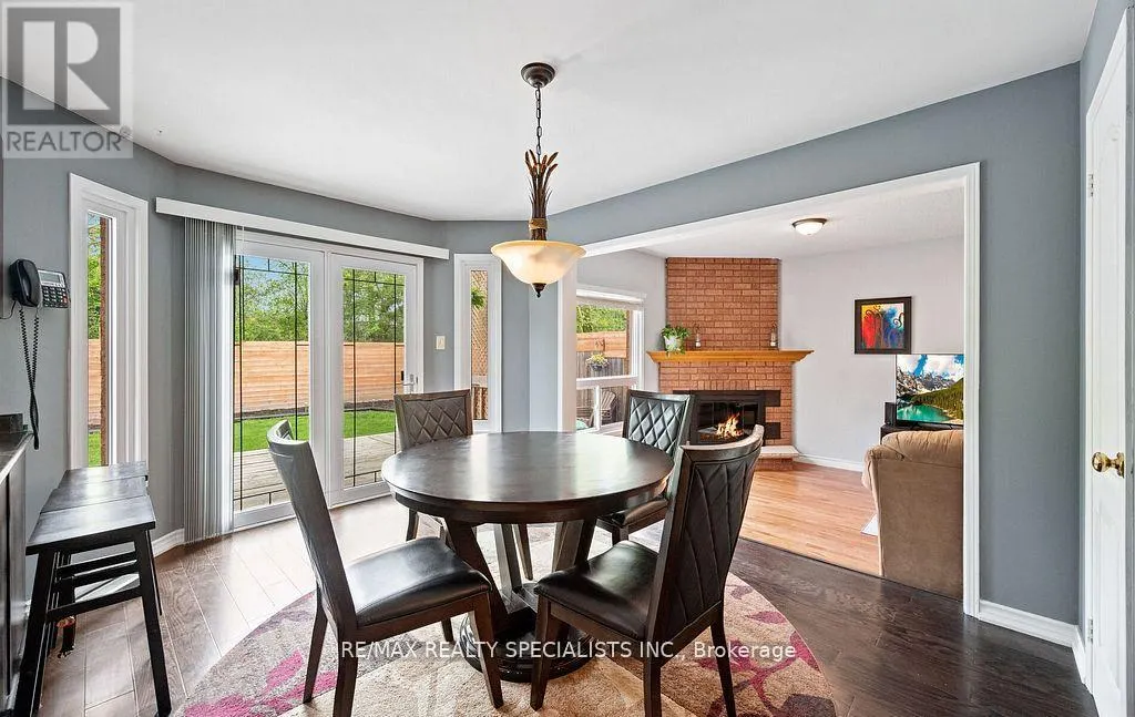 8 ROYAL VALLEY DRIVE