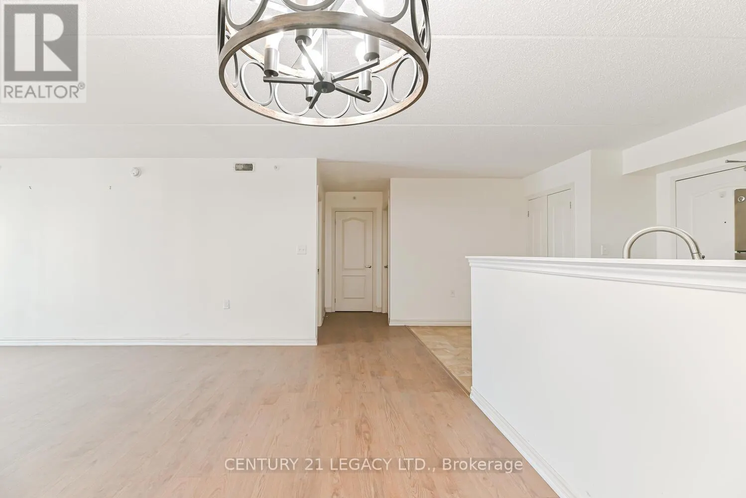 214 - 1460 MAIN STREET E