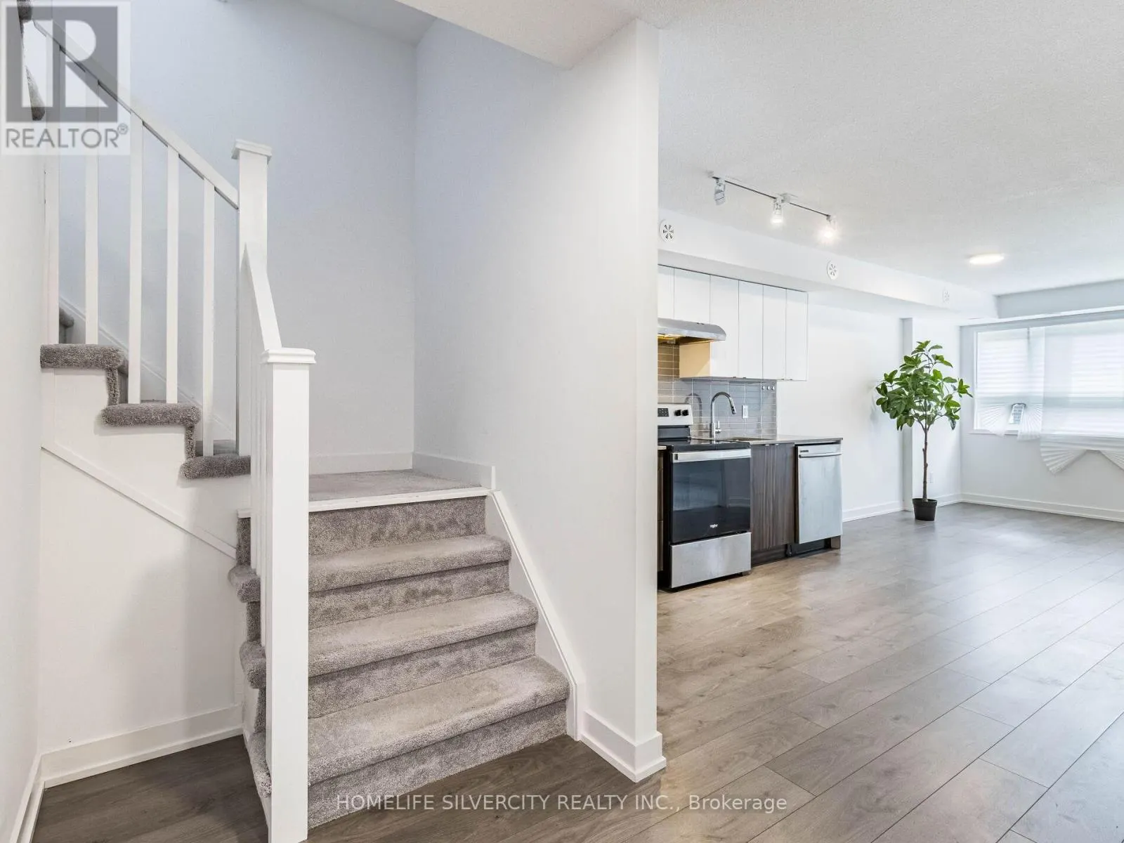 403 - 1141 COOKE BOULEVARD