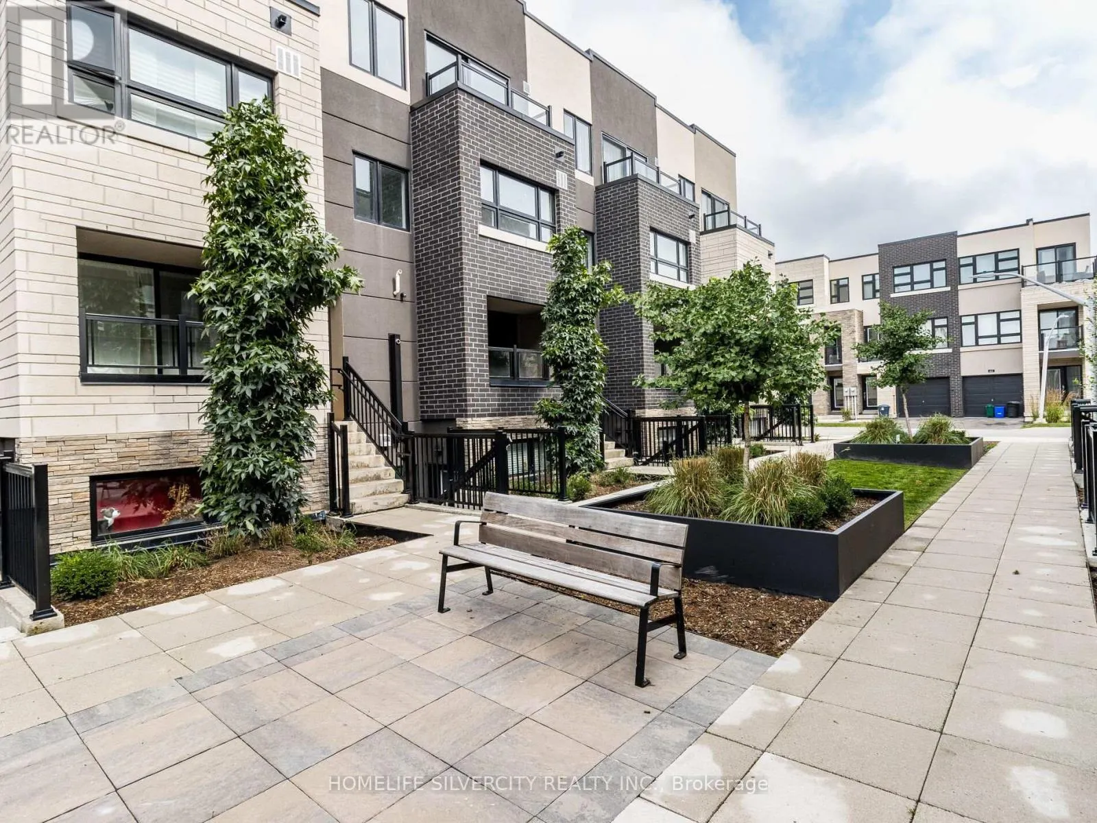 403 - 1141 COOKE BOULEVARD