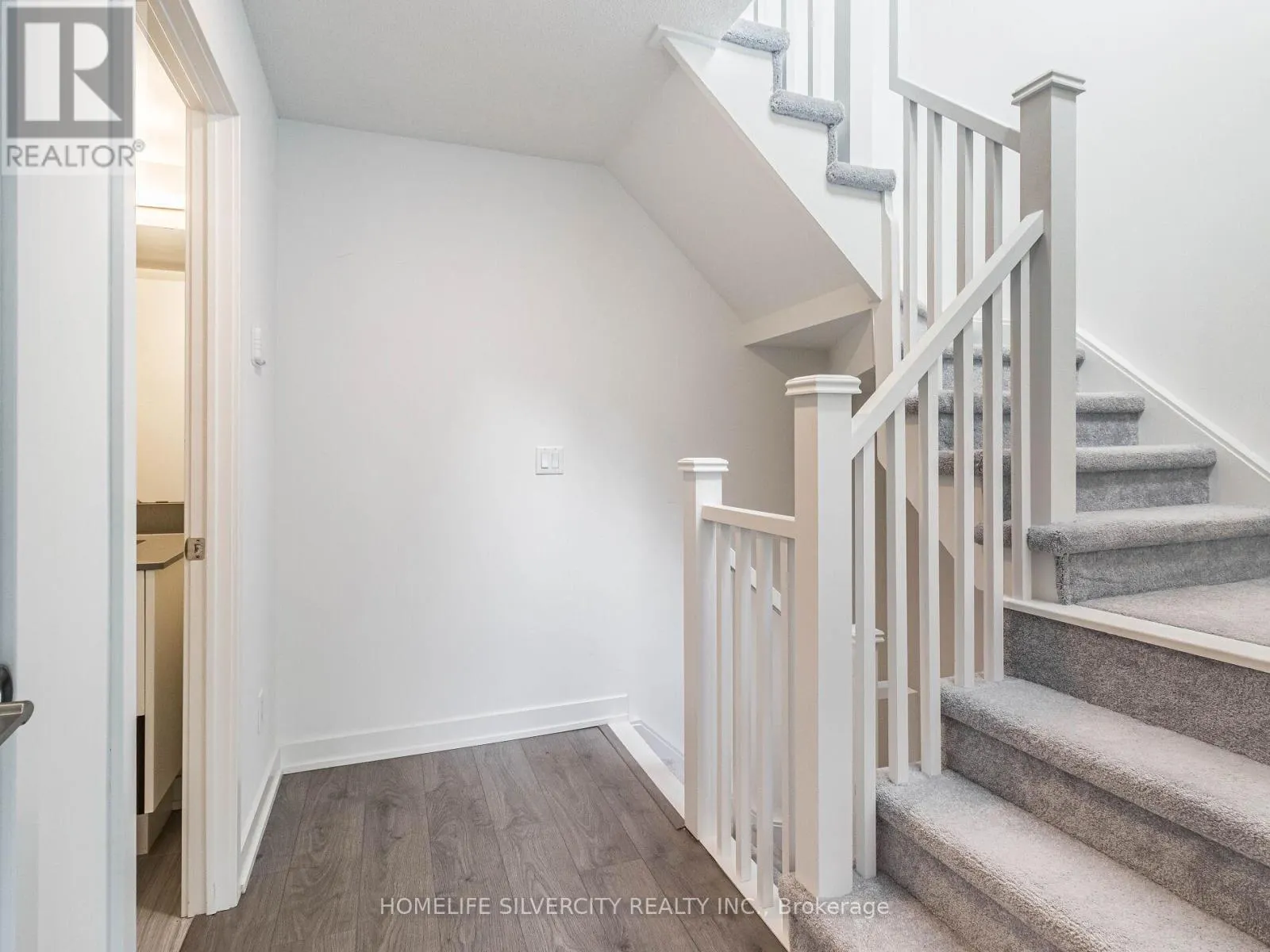 403 - 1141 COOKE BOULEVARD