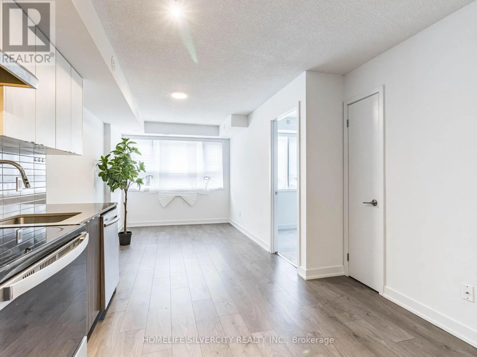 403 - 1141 COOKE BOULEVARD
