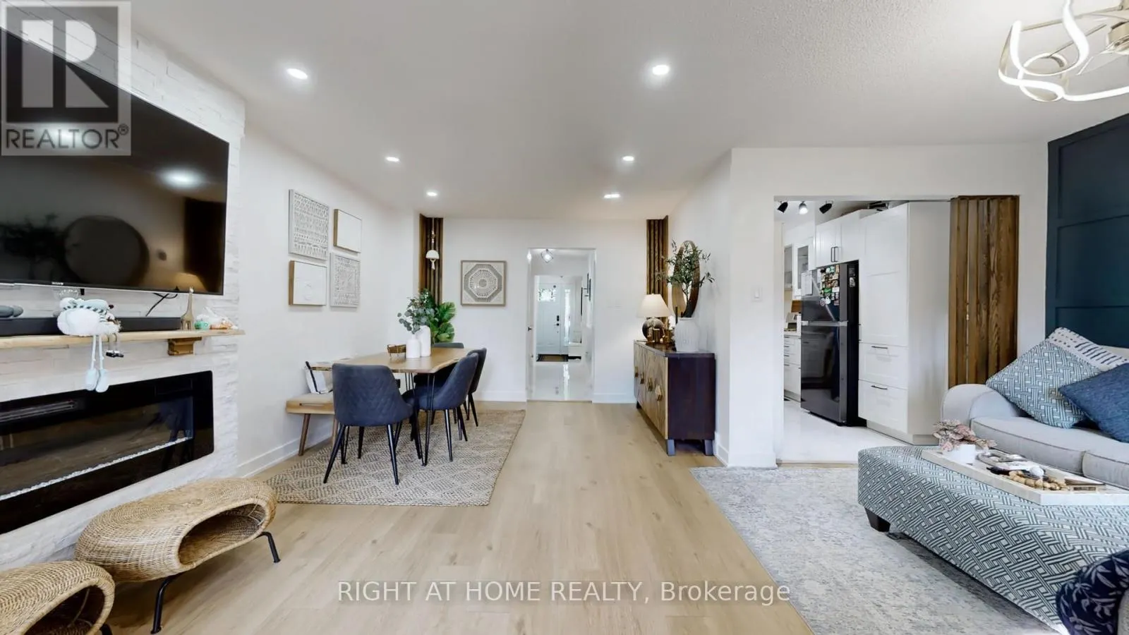 2 - 4193 LONGMOOR DRIVE