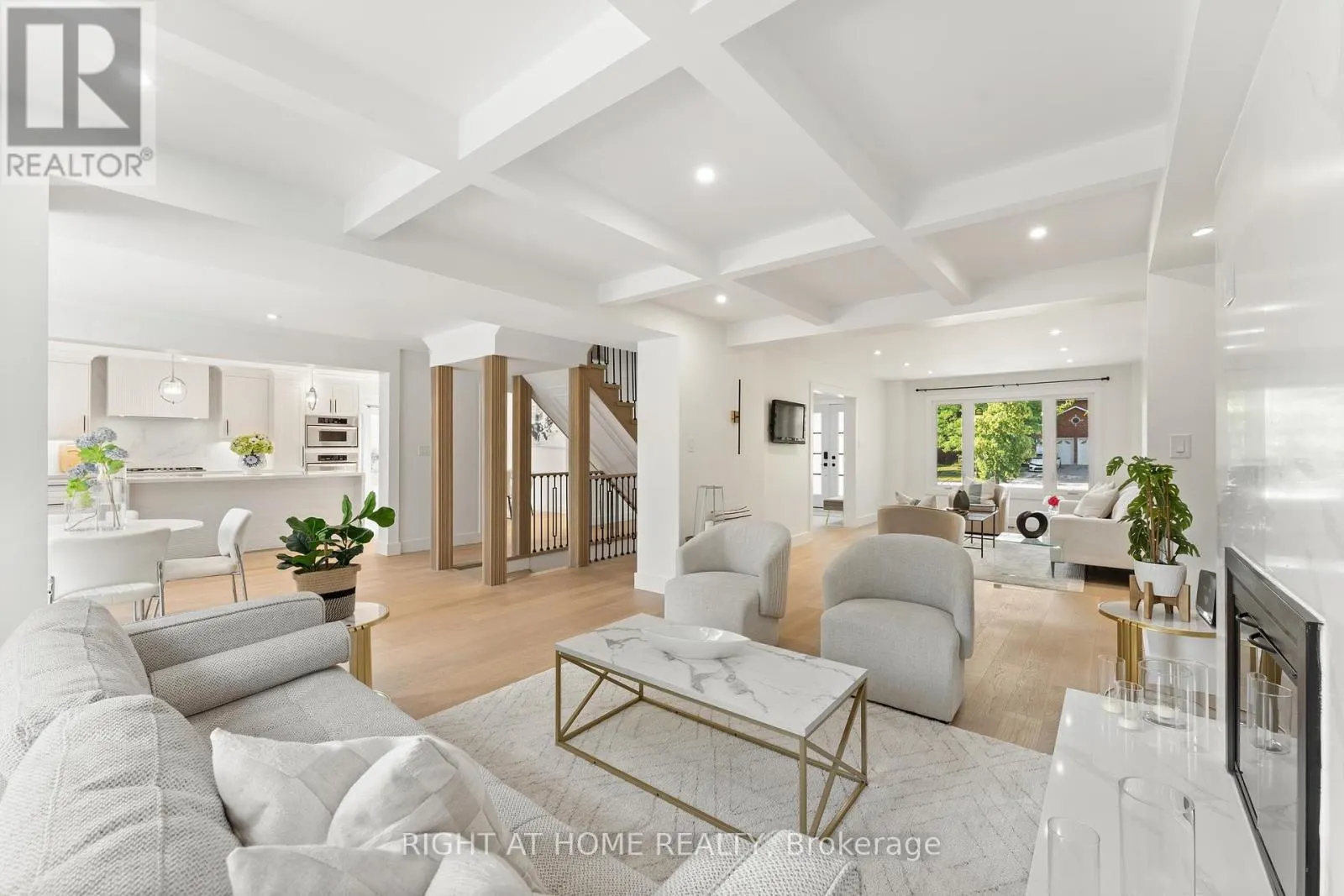 1186 GLENASHTON DRIVE