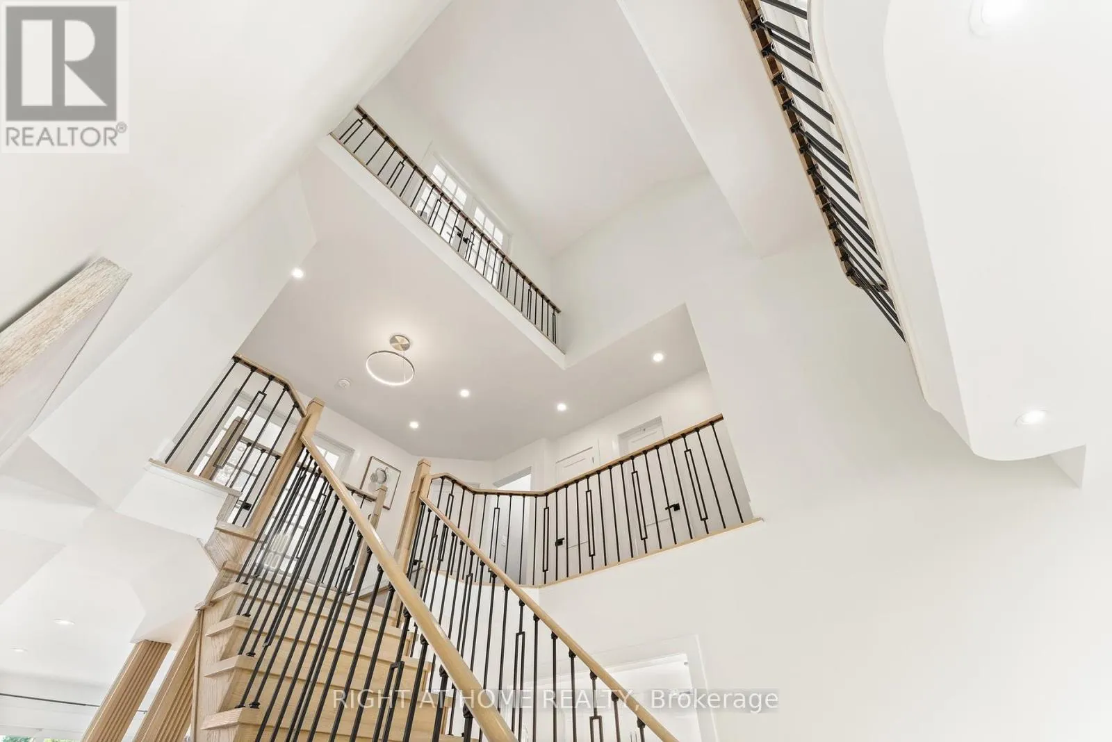 1186 GLENASHTON DRIVE