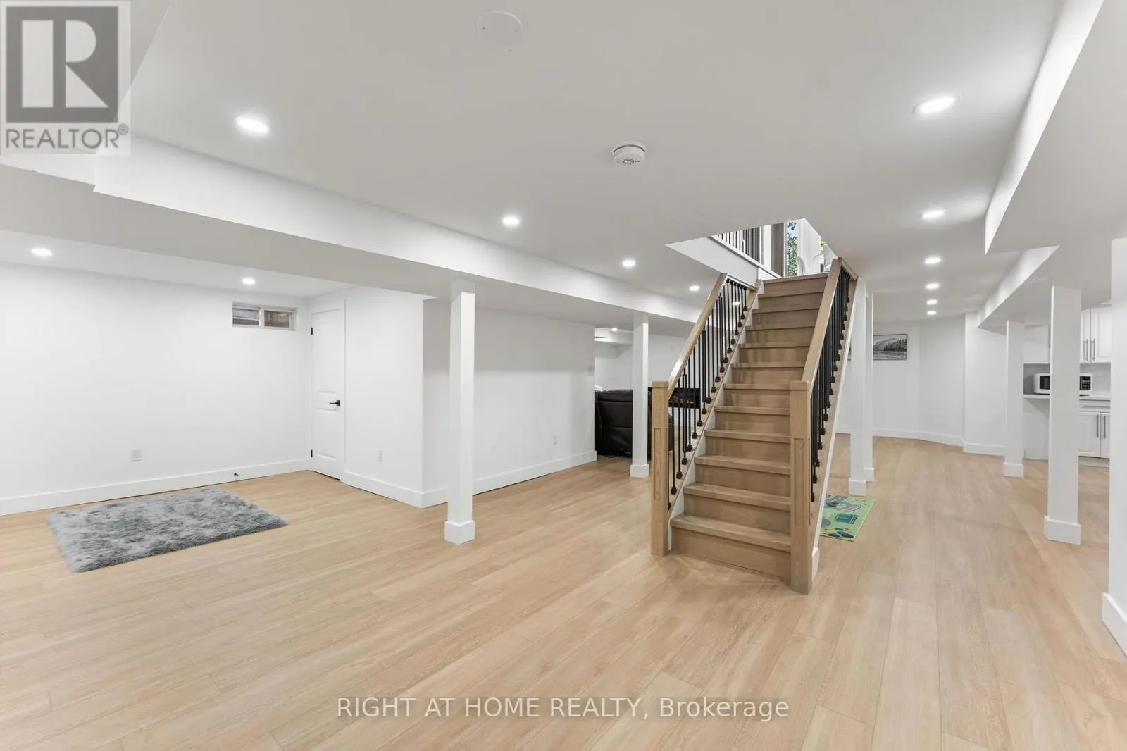 1186 GLENASHTON DRIVE