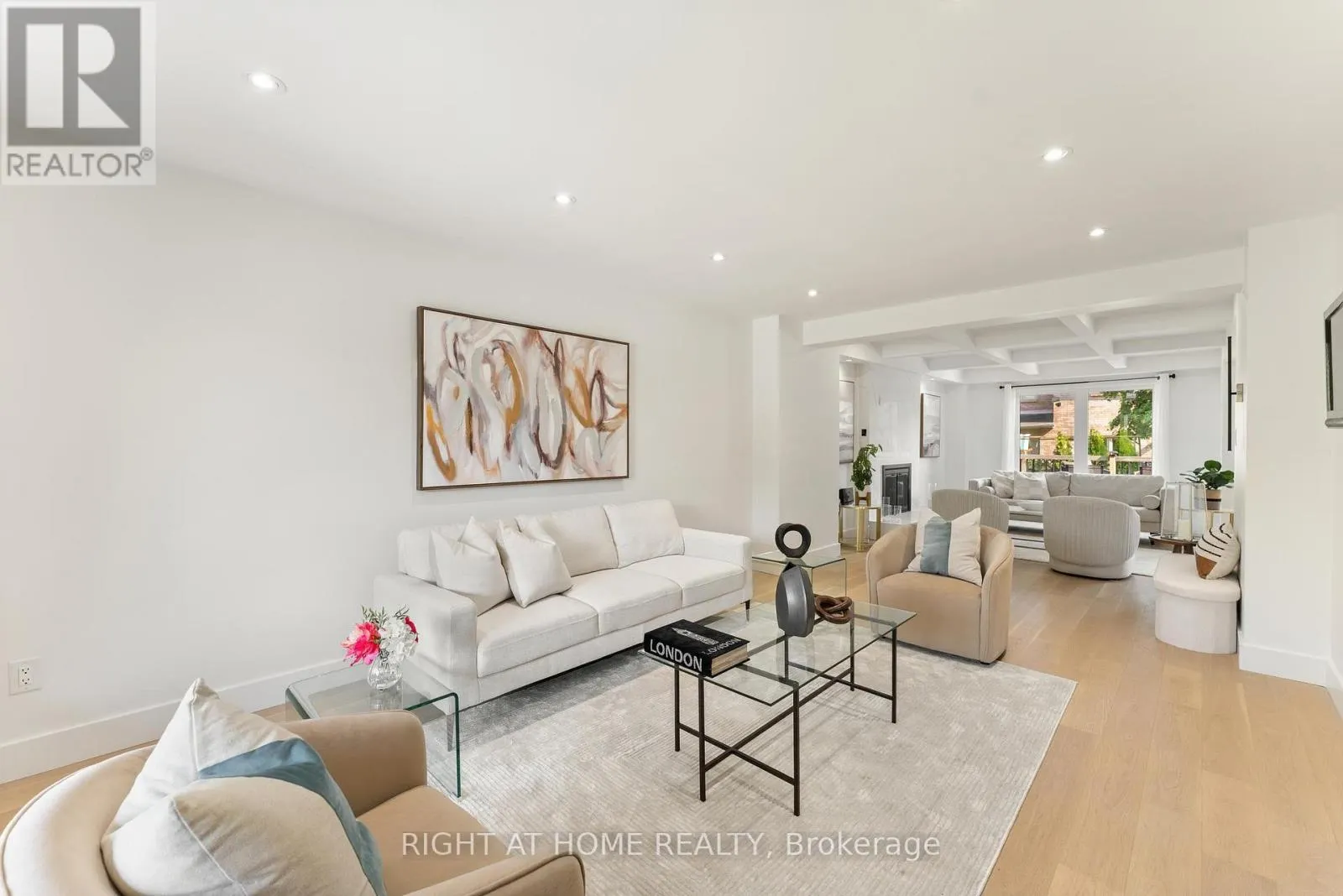 1186 GLENASHTON DRIVE