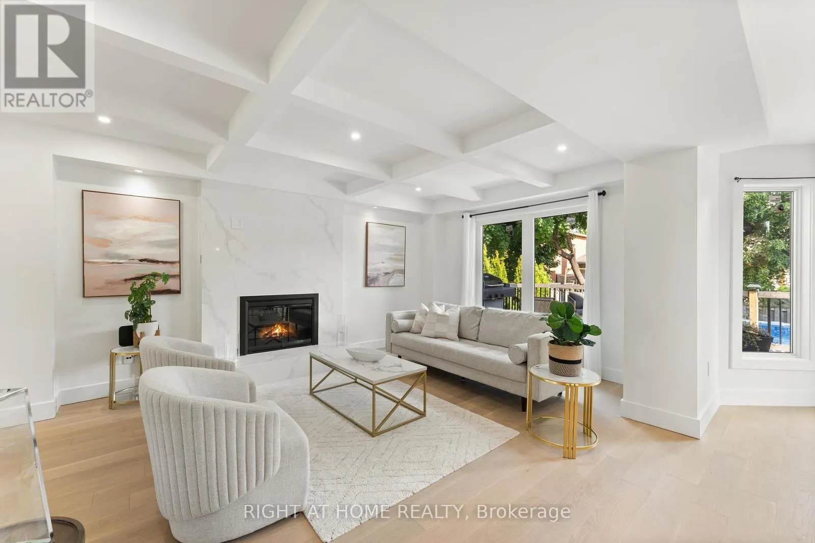 1186 GLENASHTON DRIVE