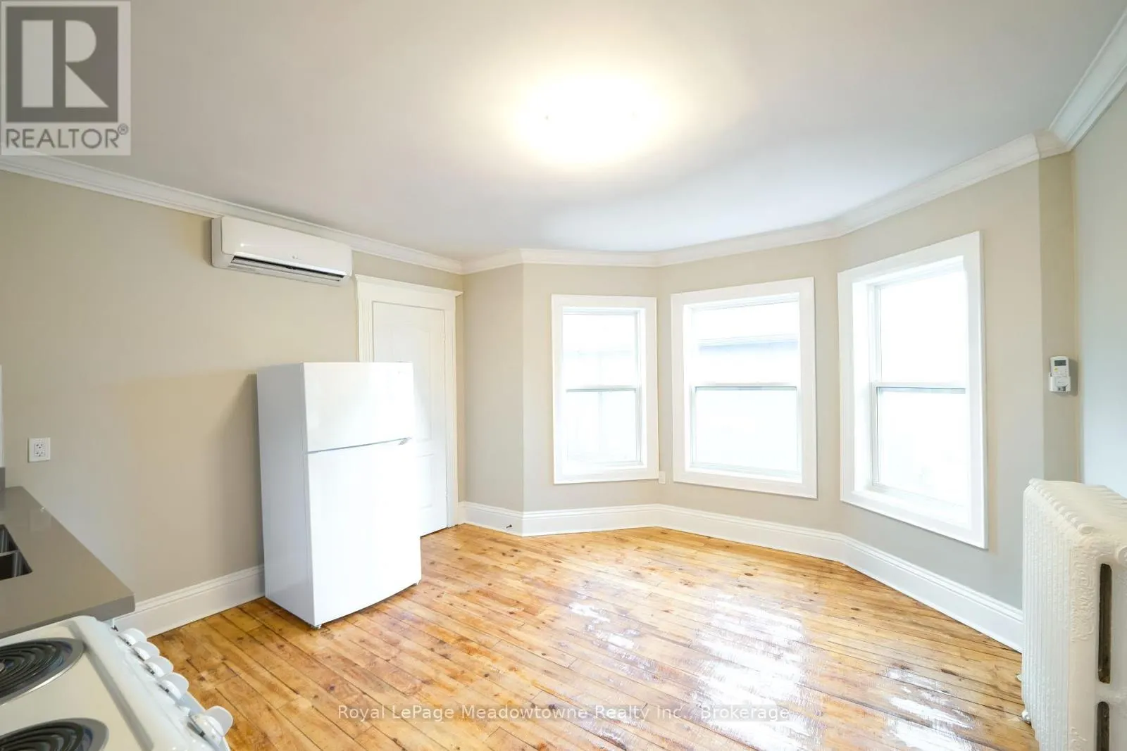 2 - 358 MAIN STREET E, #2