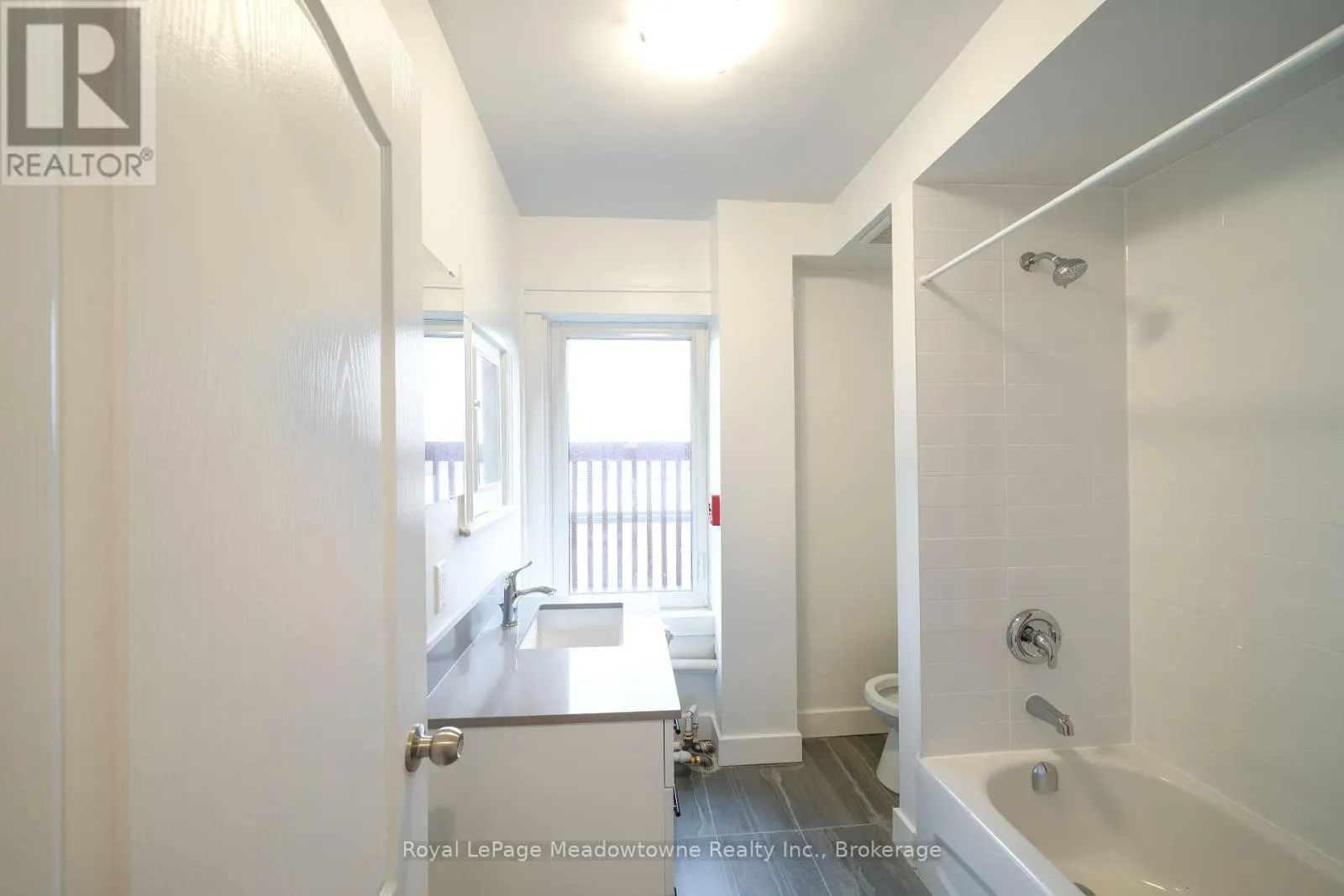 2 - 358 MAIN STREET E, #2