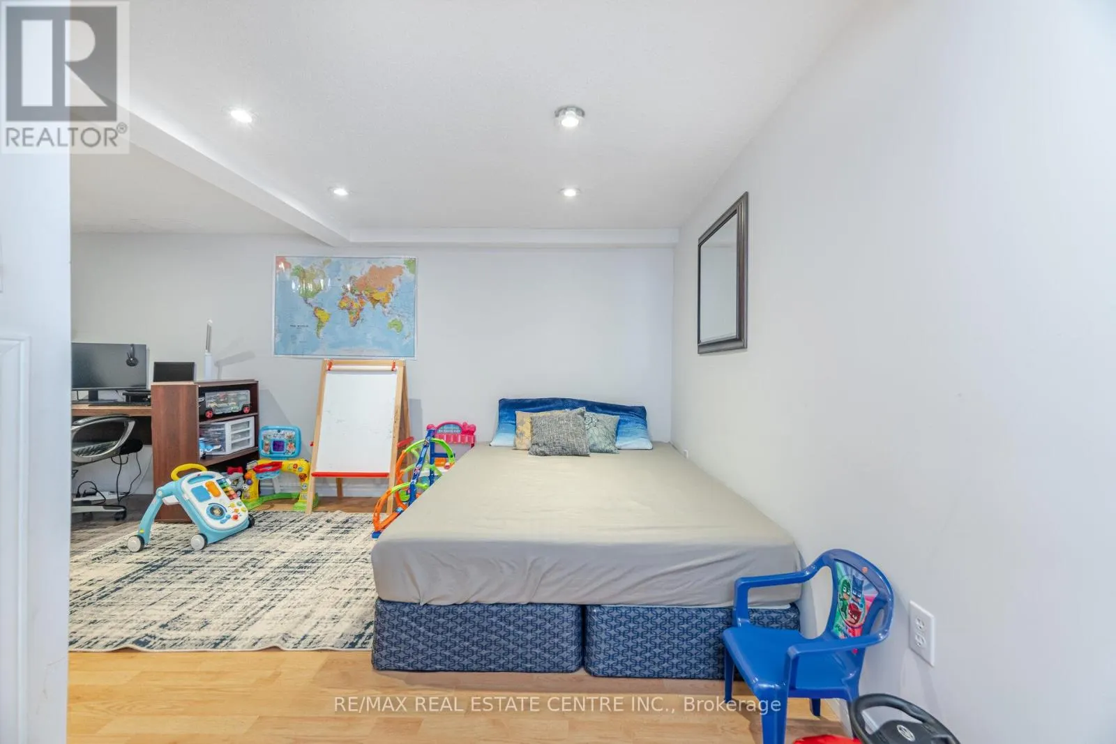 34 - 30 HESLOP ROAD