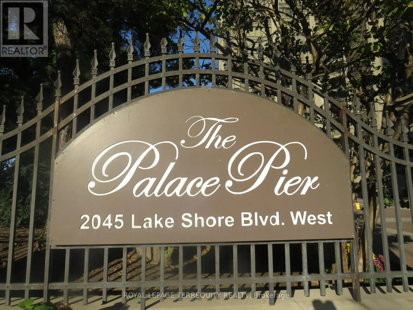 3305 - 2045 LAKE SHORE BOULEVARD W