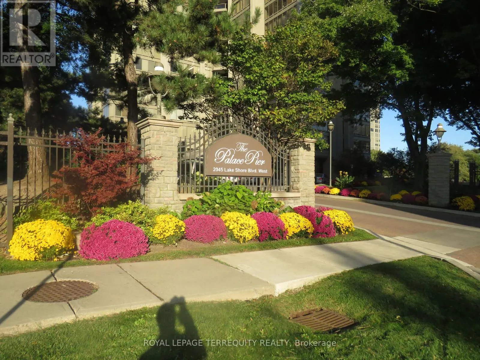 3305 - 2045 LAKE SHORE BOULEVARD W