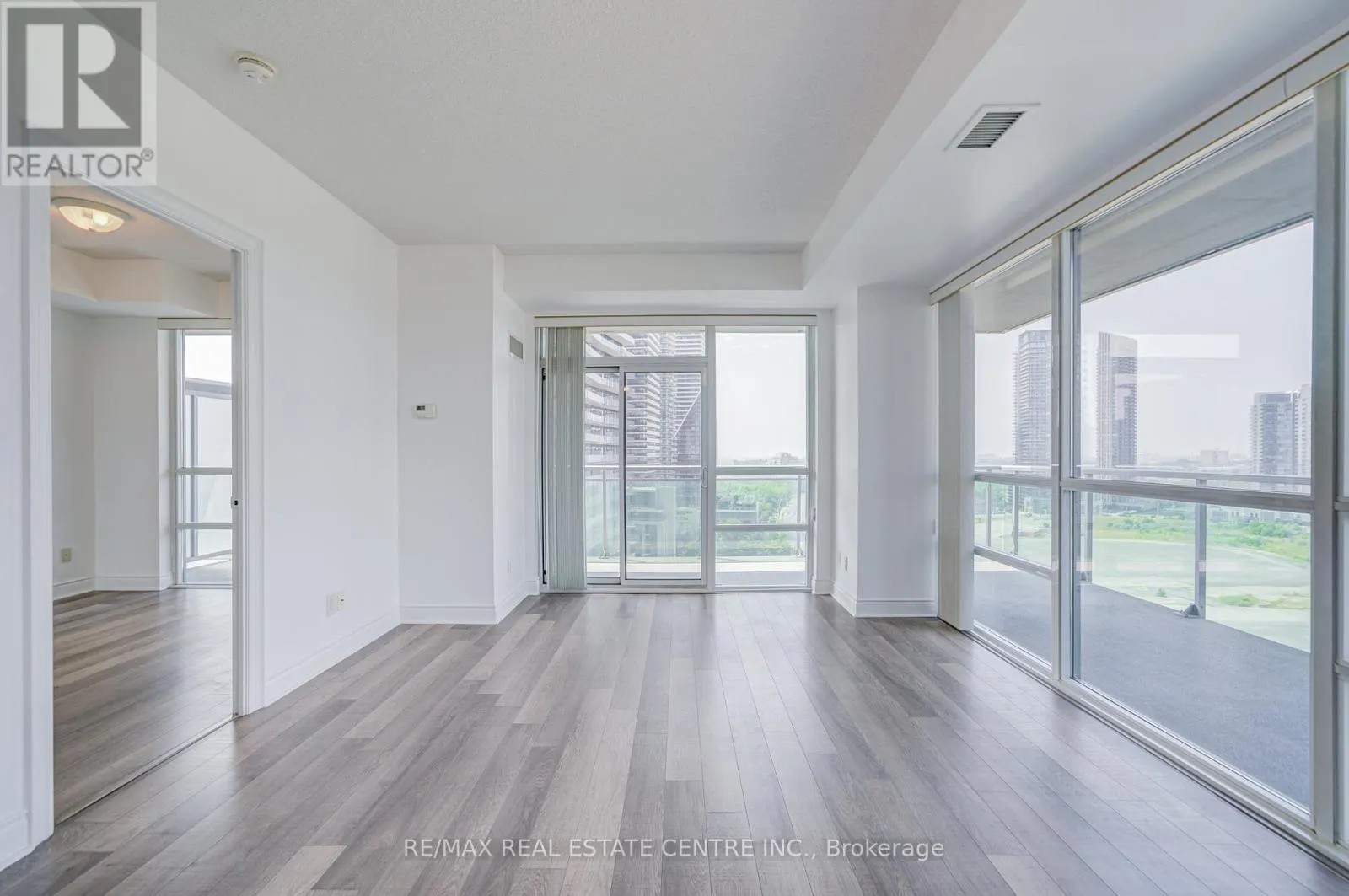 1602 - 16 BROOKERS LANE