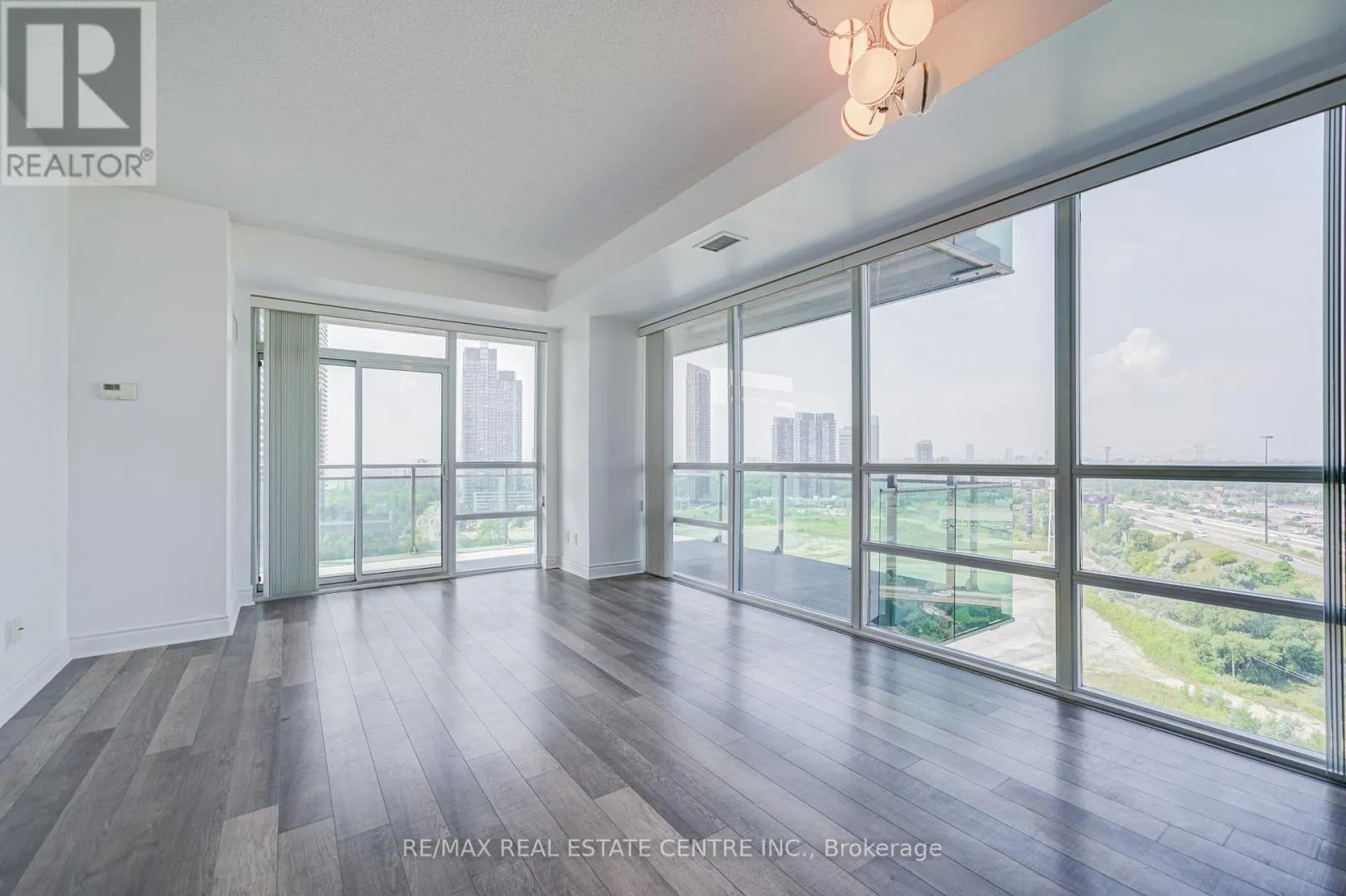 1602 - 16 BROOKERS LANE