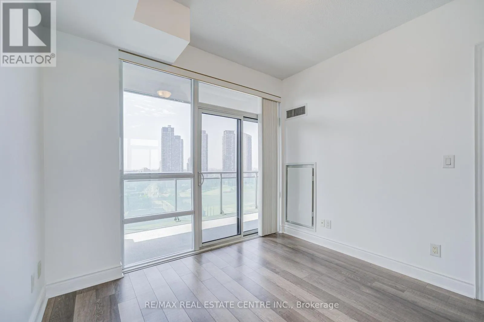 1602 - 16 BROOKERS LANE