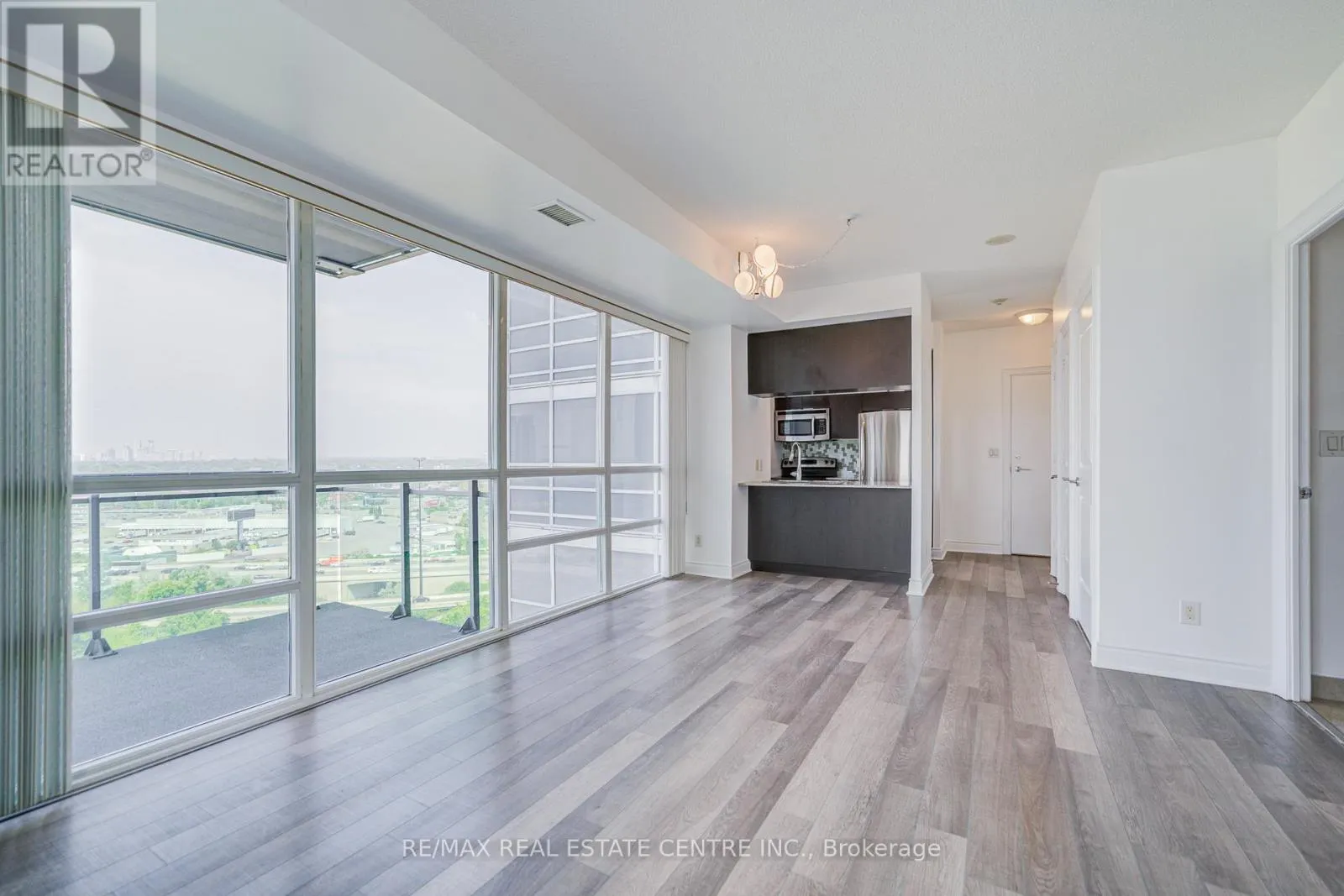 1602 - 16 BROOKERS LANE