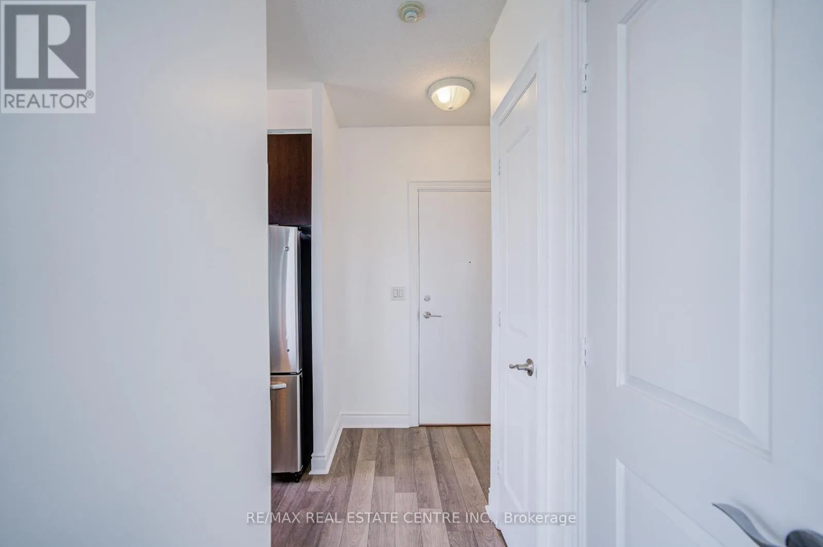 1602 - 16 BROOKERS LANE
