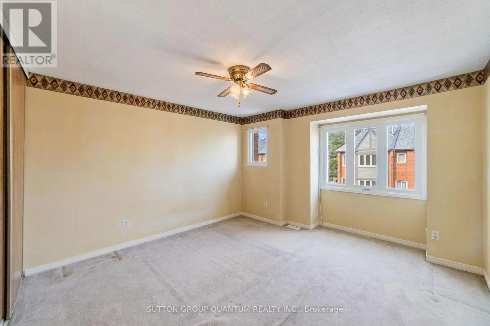 101 - 895 MAPLE AVENUE