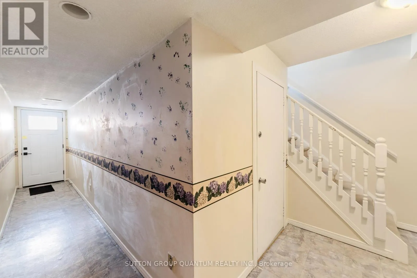 101 - 895 MAPLE AVENUE