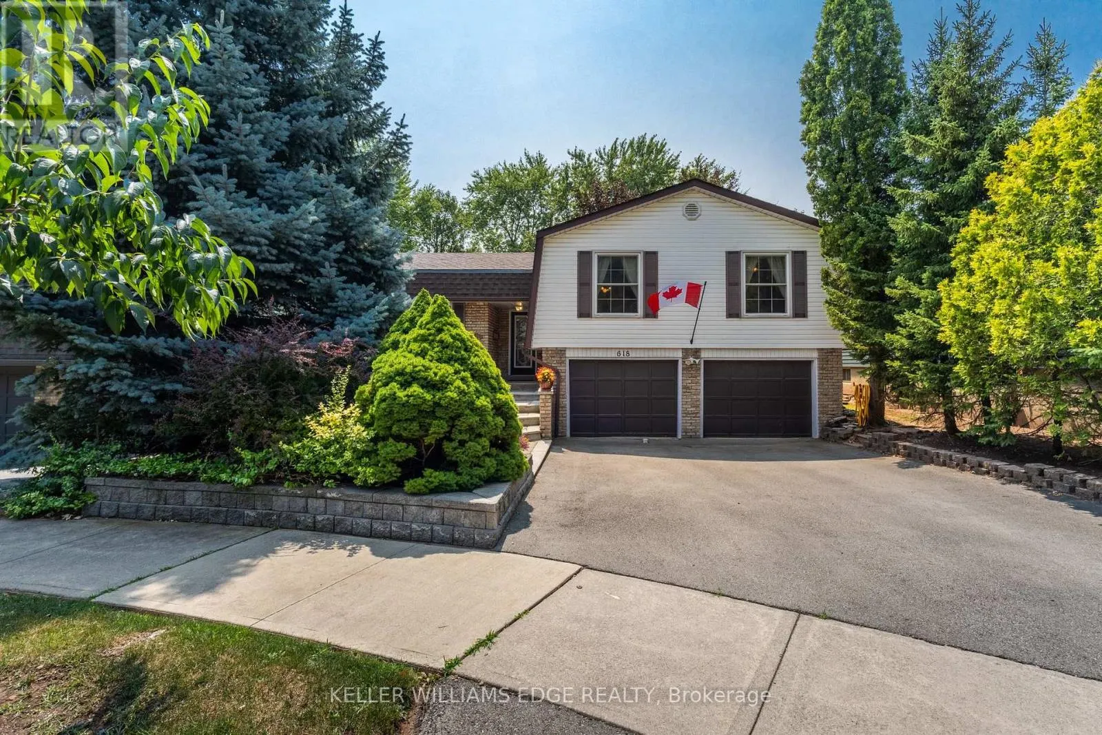 618 EMPRESS CRESCENT