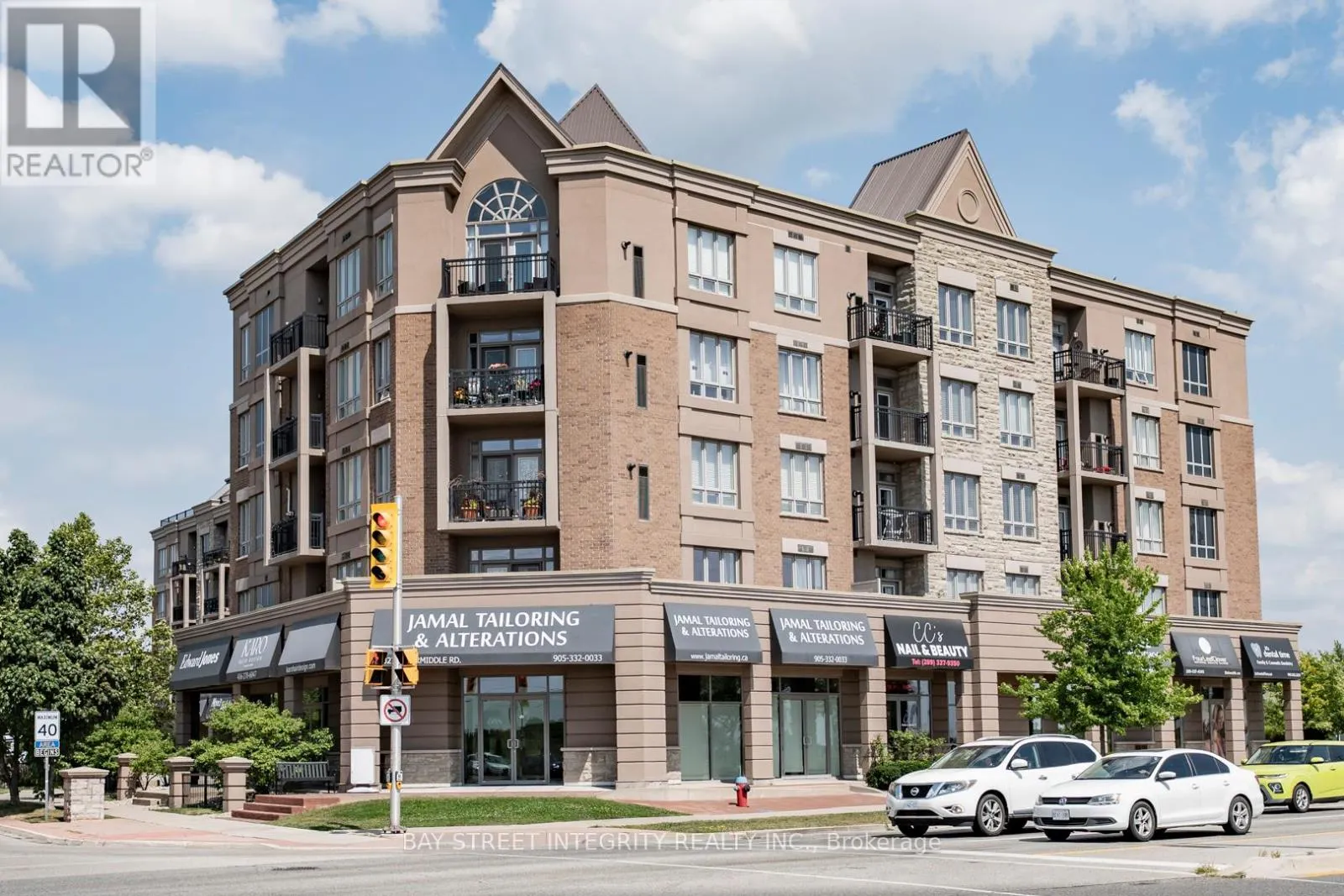 307 - 5327 UPPER MIDDLE ROAD