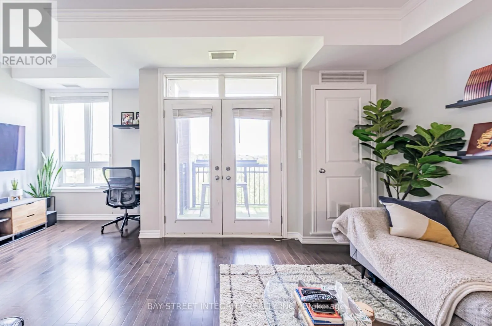307 - 5327 UPPER MIDDLE ROAD