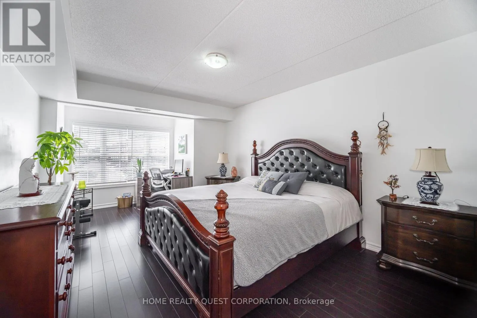 212 - 1340 MAIN STREET E