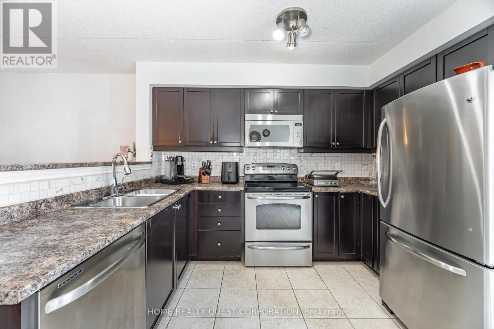 212 - 1340 MAIN STREET E
