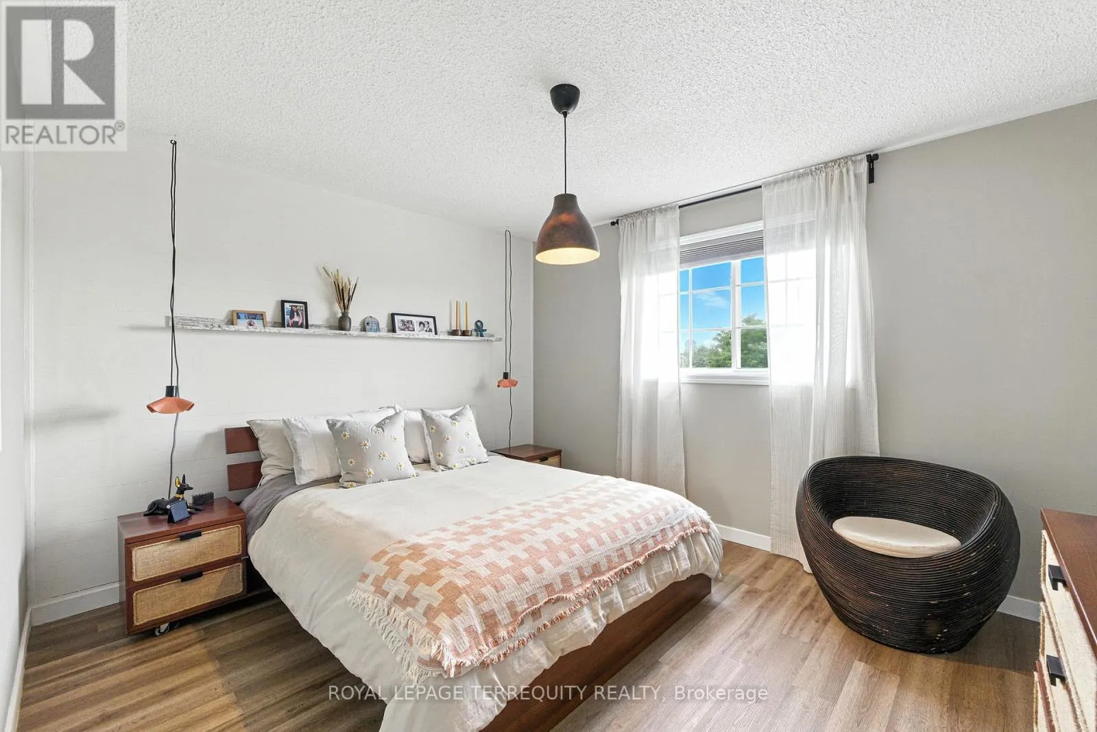 1117 RIDDELL CRESCENT