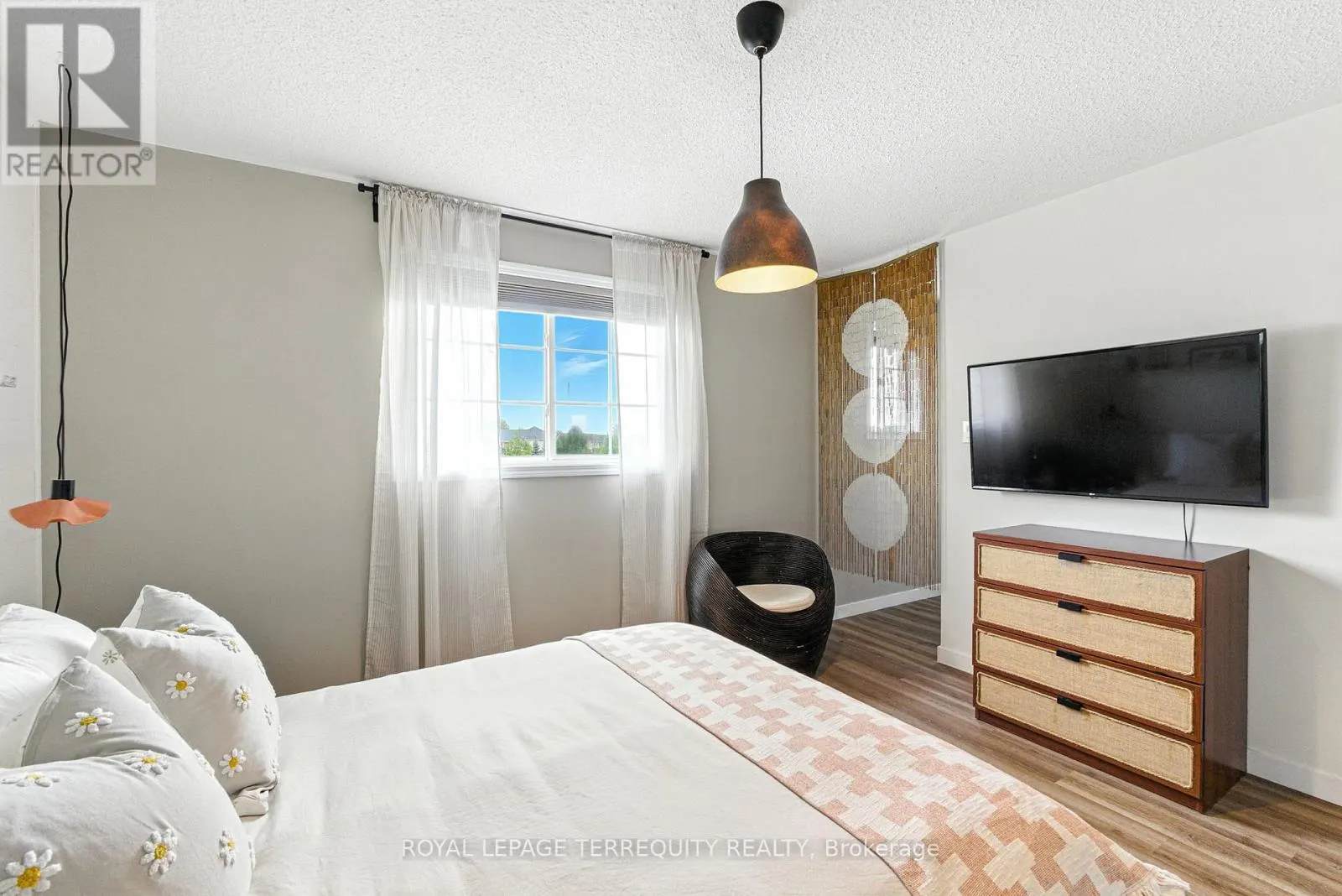 1117 RIDDELL CRESCENT