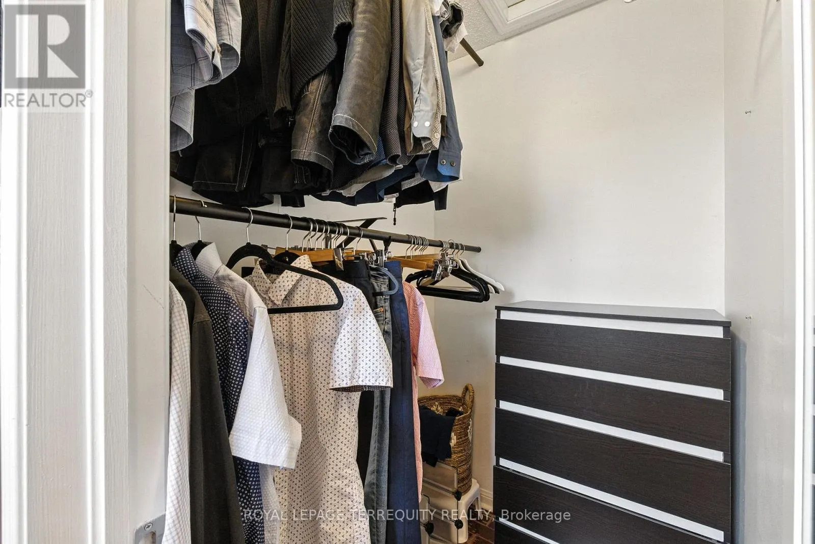 1117 RIDDELL CRESCENT