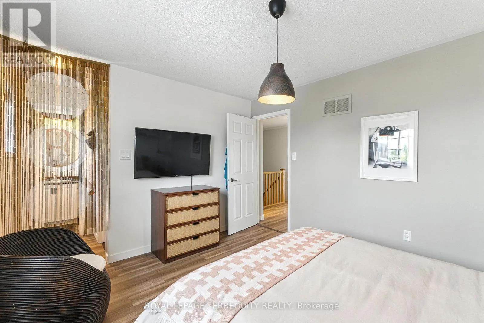 1117 RIDDELL CRESCENT